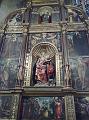Roter-Hut-in-Kathedrale